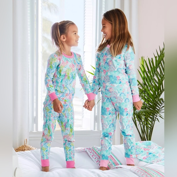 LILLY PULITZER X POTTERY BARN, Unicorns in Bloom Organic Pajama Set - Picture 3 of 5